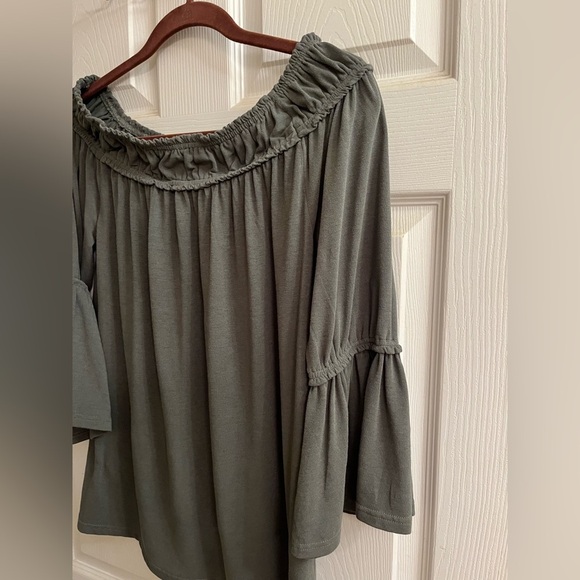 KOR~GRAY~OFF THE SHOULDER BLOUSE~ - Picture 7 of 8